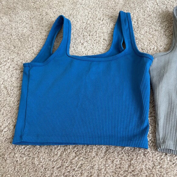 Holister Size Women’s Small Square Neck Ribbed Tank Tops Set of 2 - Picture 11 of 16